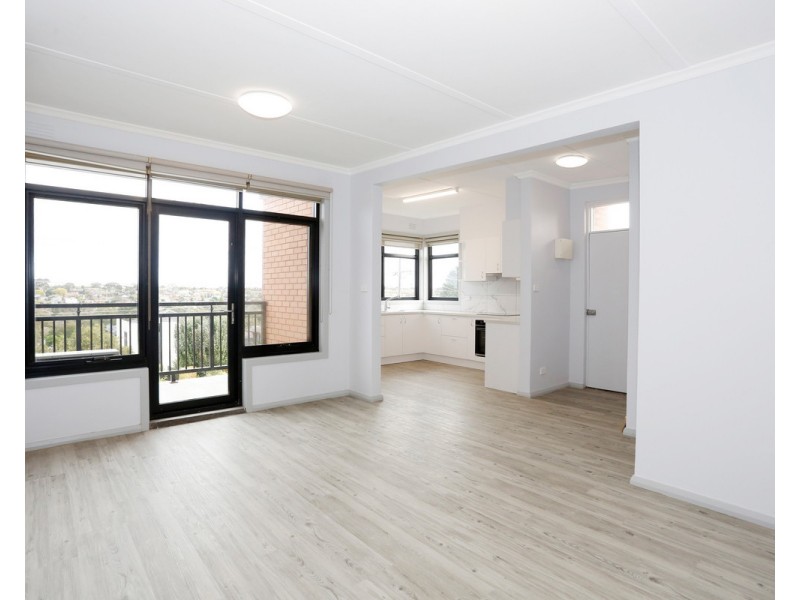 3/64 New Road, Oak Park VIC 3046