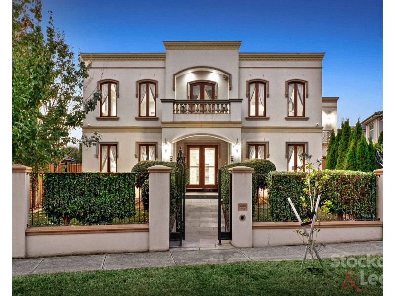 4 Magnolia Street, Oak Park VIC 3046