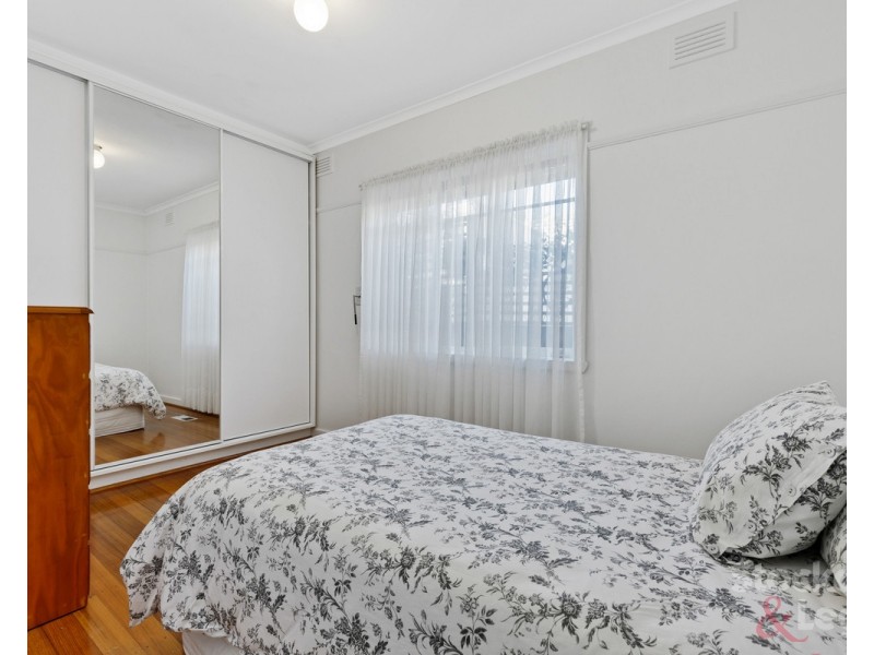 12 Bayview Road, Glenroy VIC 3046