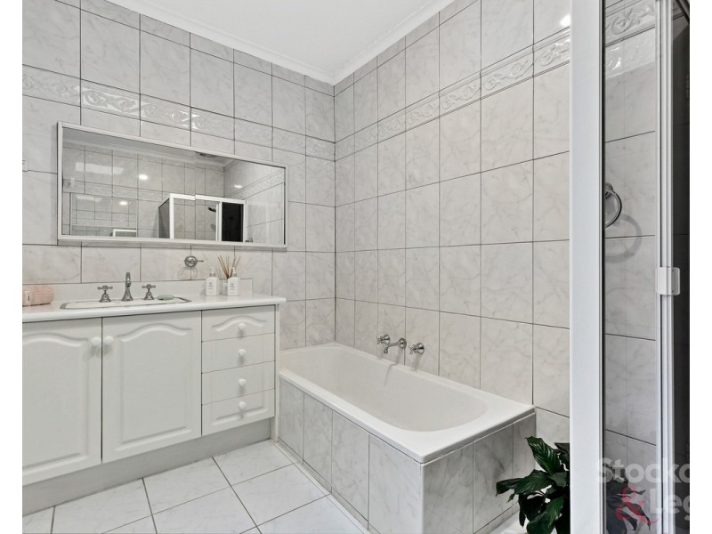 12 Bayview Road, Glenroy VIC 3046