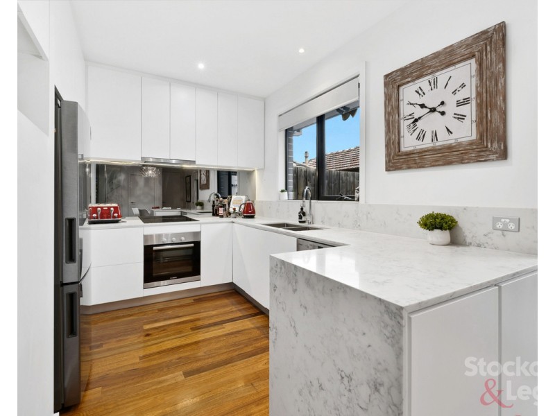 2/46 Augustine Terrace, Glenroy VIC 3046