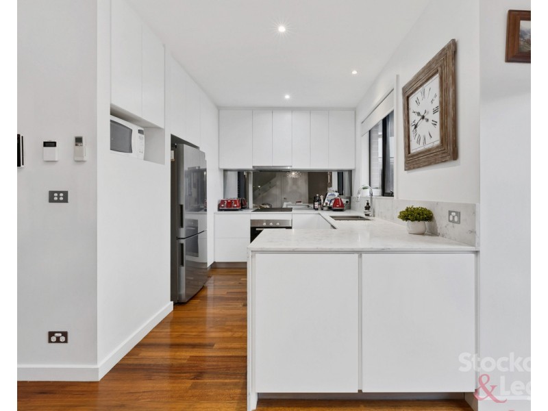 2/46 Augustine Terrace, Glenroy VIC 3046