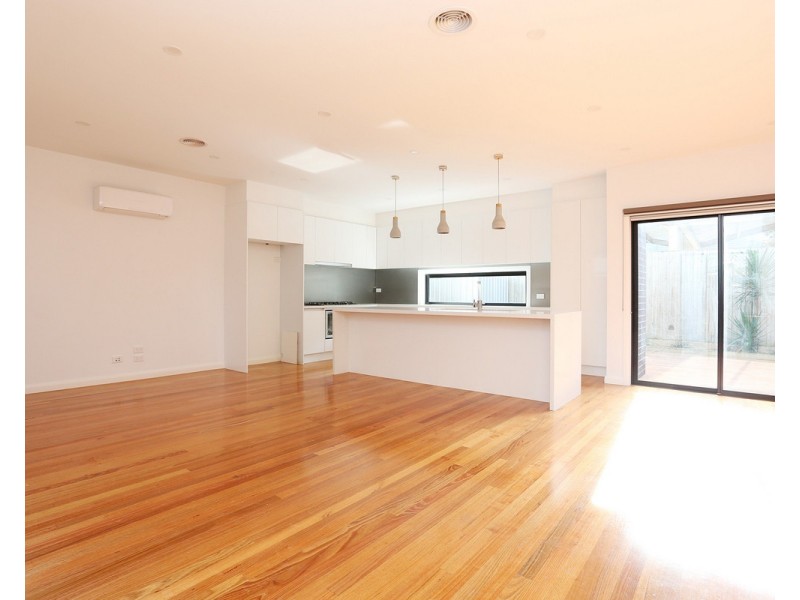 2/42 Hubert Avenue, Glenroy VIC 3046