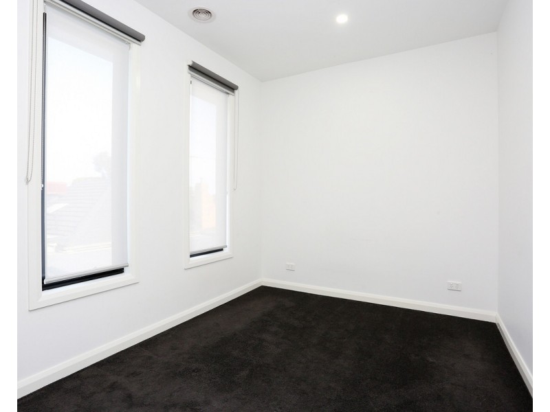 2/42 Hubert Avenue, Glenroy VIC 3046