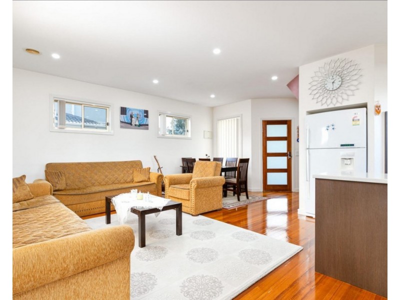 3/15 Papworth Place, Meadow Heights VIC 3048