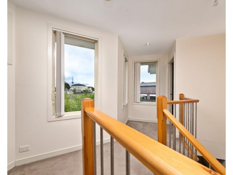 3/15 Papworth Place, Meadow Heights VIC 3048