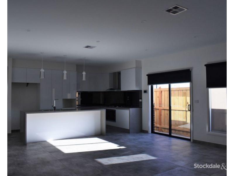 47 Harfield Avenue, Mickleham VIC 3064