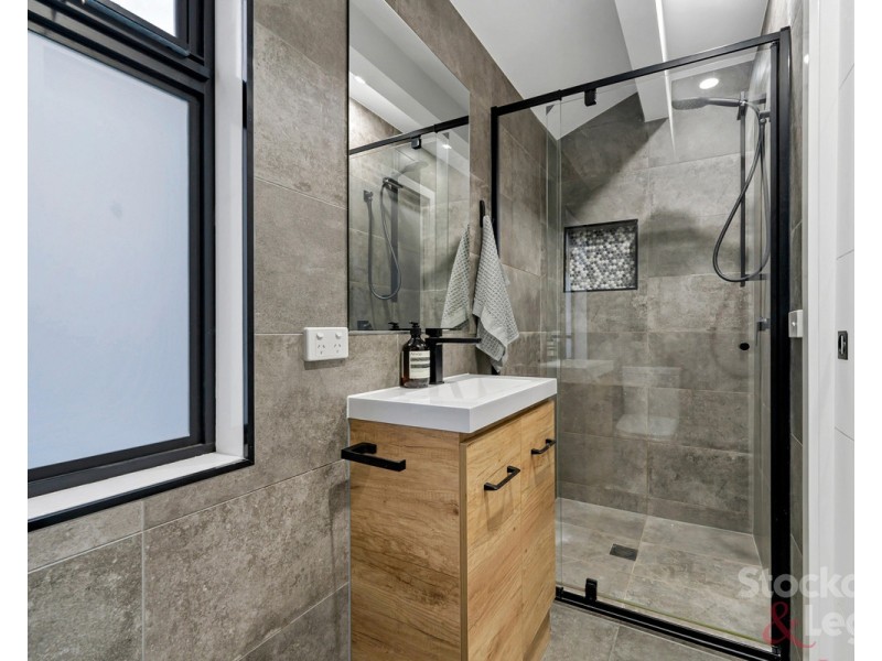 2/20A Apsley Street, Glenroy VIC 3046