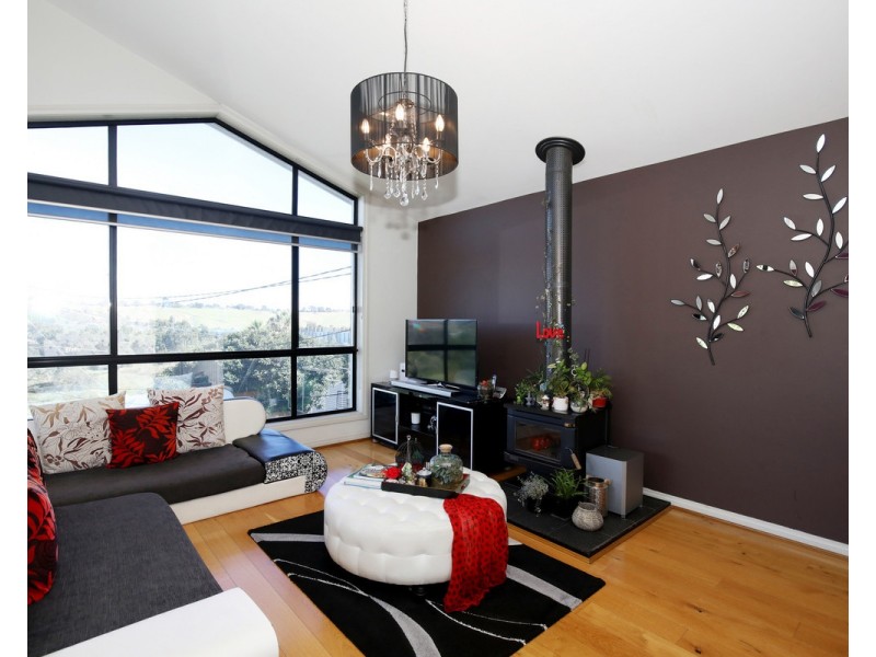 16 Karin Crescent, Glenroy VIC 3046