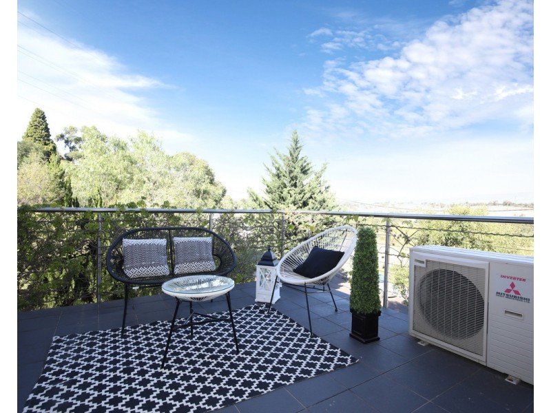 16 Karin Crescent, Glenroy VIC 3046