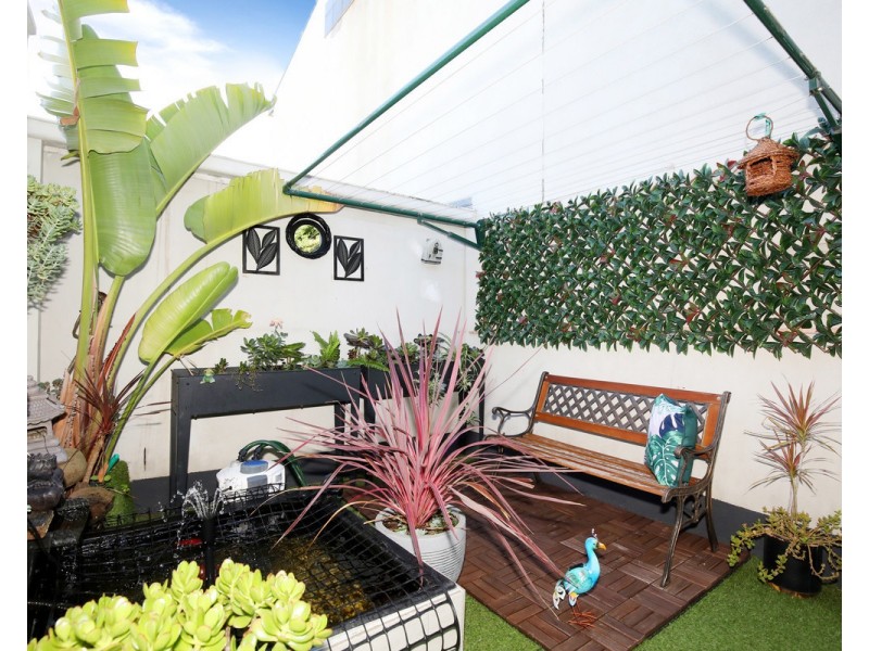 16 Karin Crescent, Glenroy VIC 3046