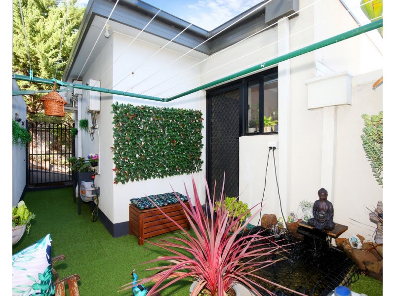 16 Karin Crescent, Glenroy VIC 3046