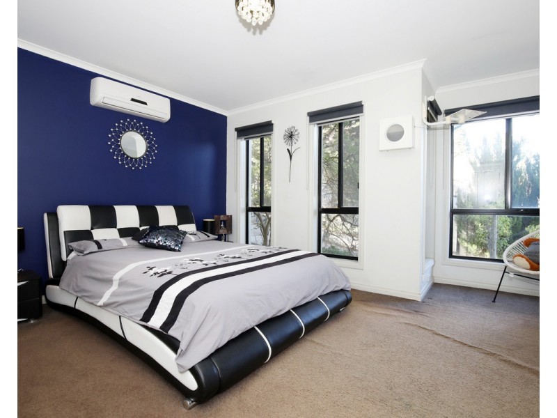 16 Karin Crescent, Glenroy VIC 3046