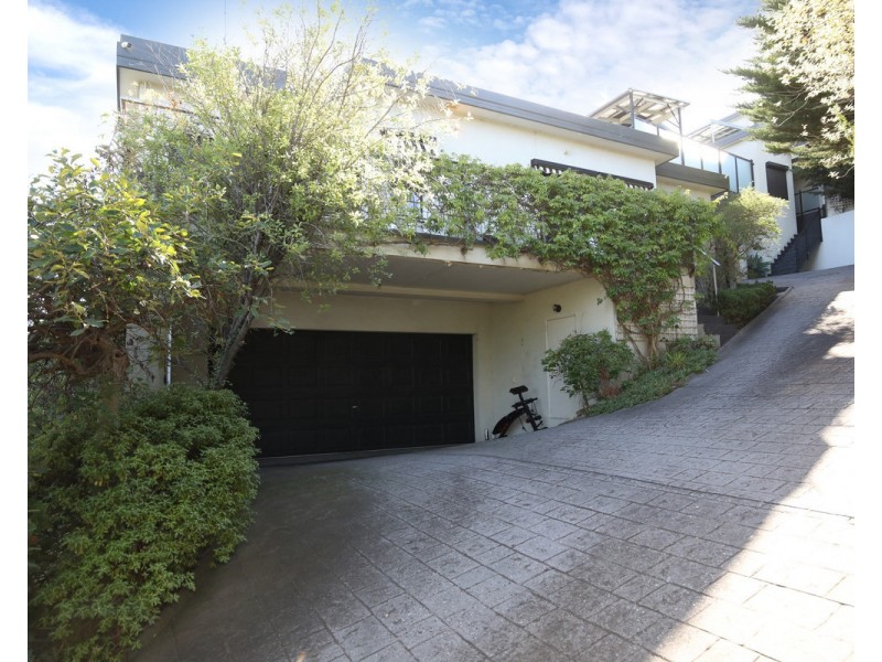 16 Karin Crescent, Glenroy VIC 3046