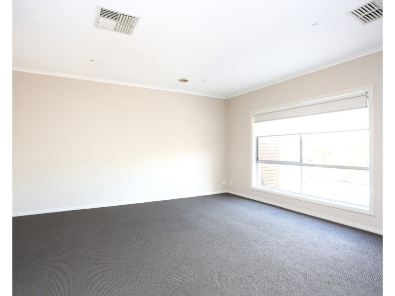 41 Watt Avenue, Oak Park VIC 3046