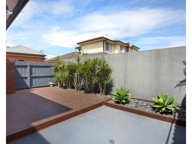 41 Watt Avenue, Oak Park VIC 3046
