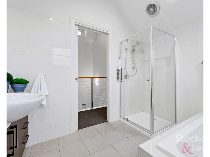 2A Malcolm Street, Oak Park VIC 3046