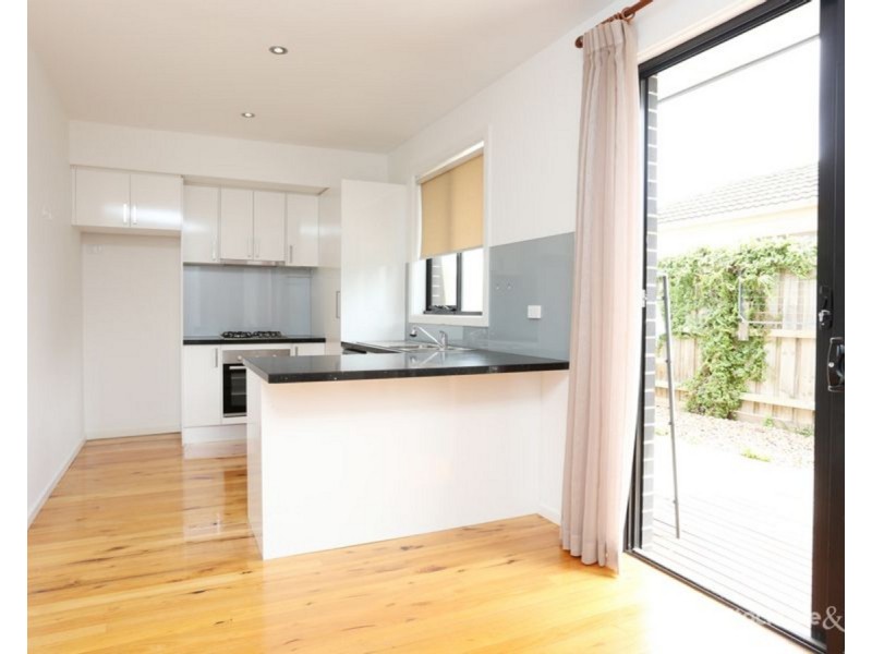 49 Winifred Street, Oak Park VIC 3046