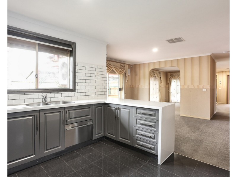 7 LAWRY Place, Meadow Heights VIC 3048