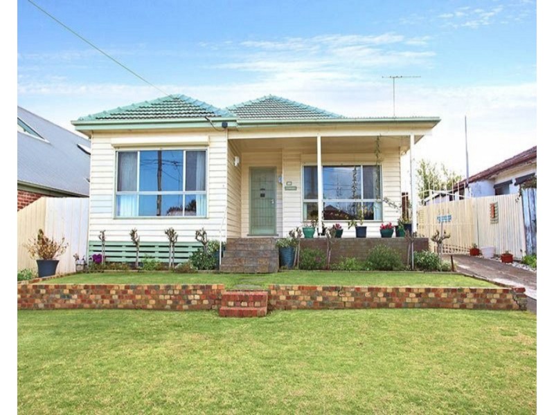 10 Moama Crescent, Pascoe Vale South VIC 3044