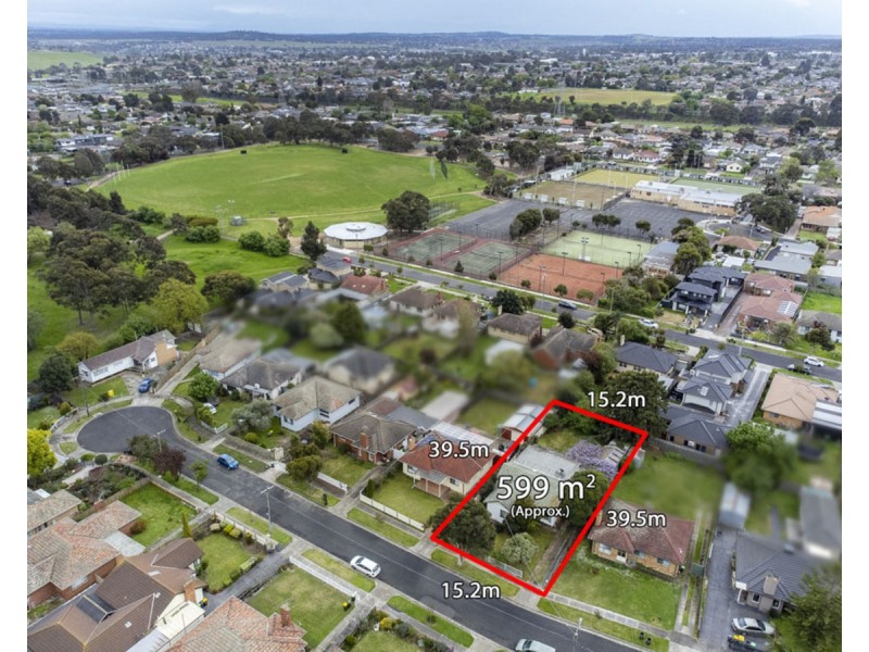 10 Moss Court, Glenroy VIC 3046