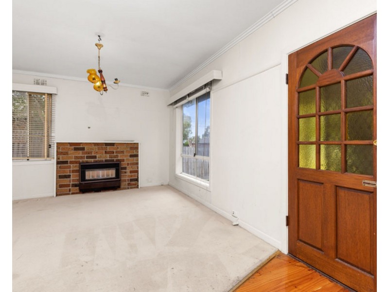 10 Moss Court, Glenroy VIC 3046