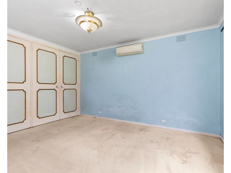 10 Moss Court, Glenroy VIC 3046