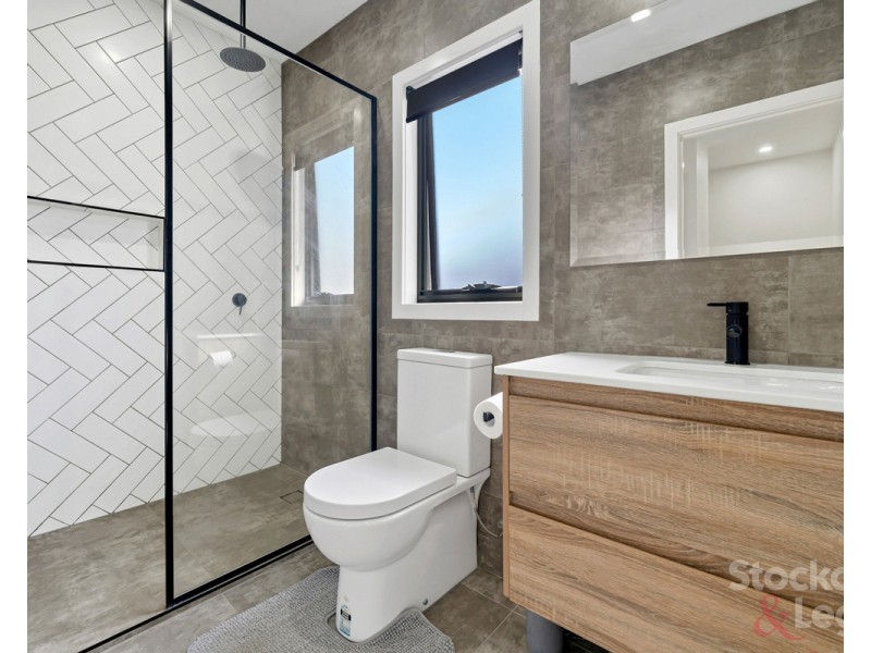 2/80 Glen Street, Glenroy VIC 3046