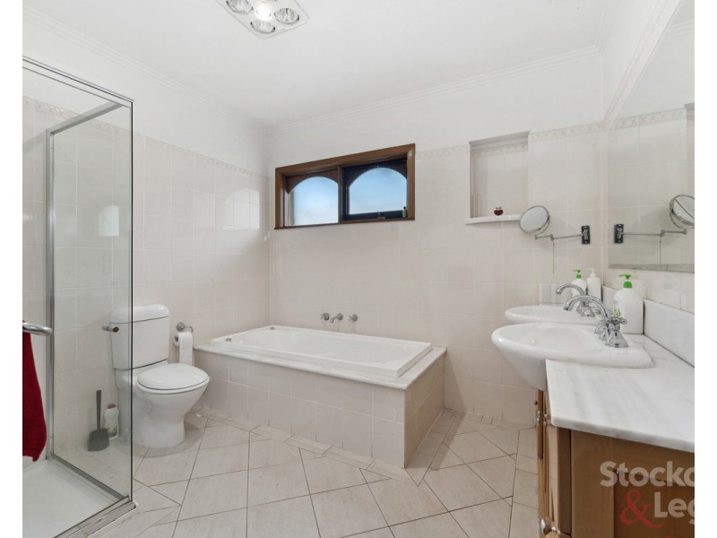 39 Willonga Street, Strathmore VIC 3041