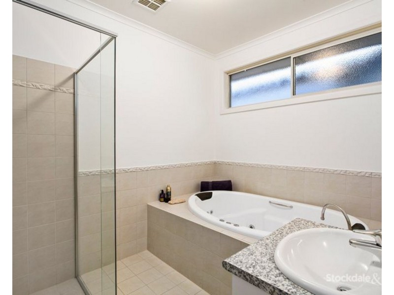 11 Langton Street, Glenroy VIC 3046