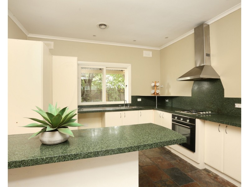 2 Warwick Road, Pascoe Vale VIC 3044