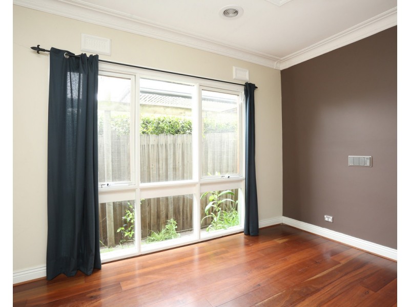 2 Warwick Road, Pascoe Vale VIC 3044