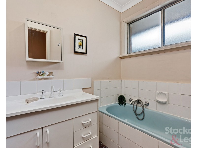 2 Moonee Boulevard, Glenroy VIC 3046