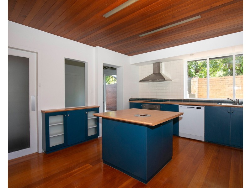 1 Carnarvon Road, Essendon VIC 3040
