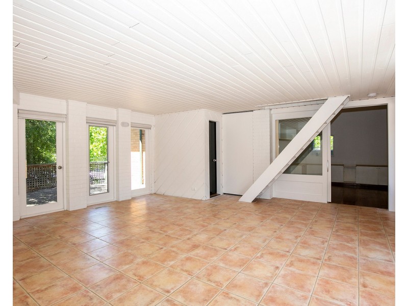 1 Carnarvon Road, Essendon VIC 3040