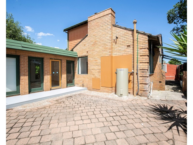 1 Carnarvon Road, Essendon VIC 3040