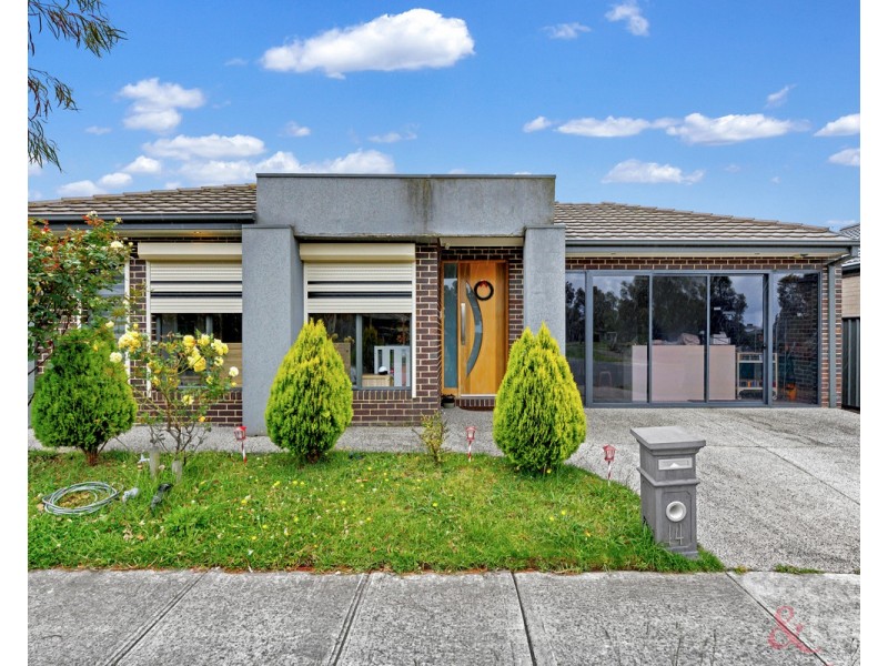 14 Falkland Road, Craigieburn VIC 3064