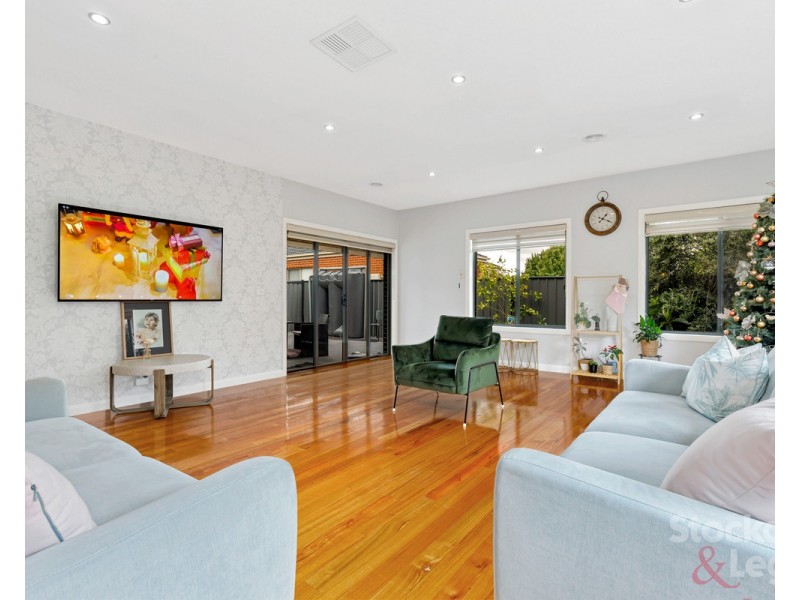 14 Falkland Road, Craigieburn VIC 3064