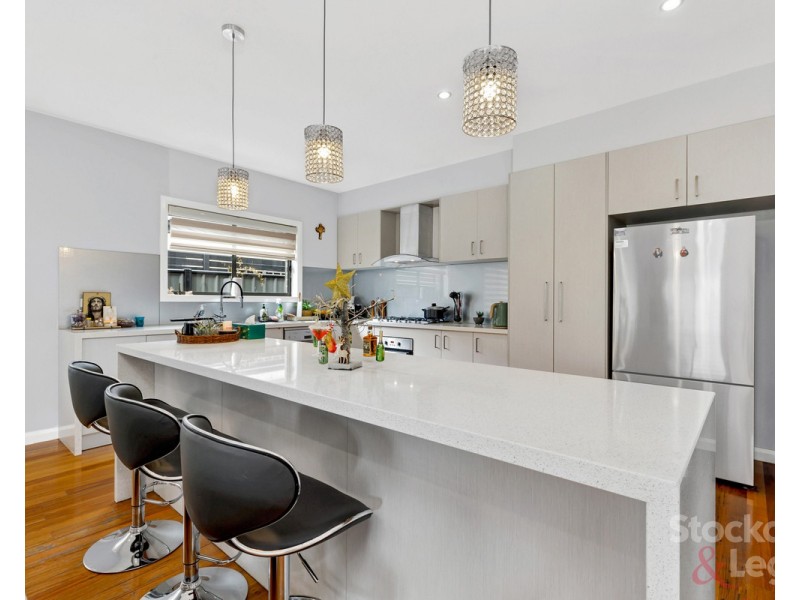 14 Falkland Road, Craigieburn VIC 3064