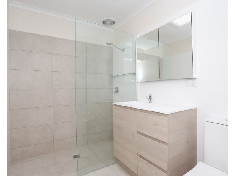 8/2 Salisbury Street, Glenroy VIC 3046