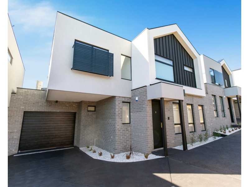 2/30 Chapman Avenue, Glenroy VIC 3046