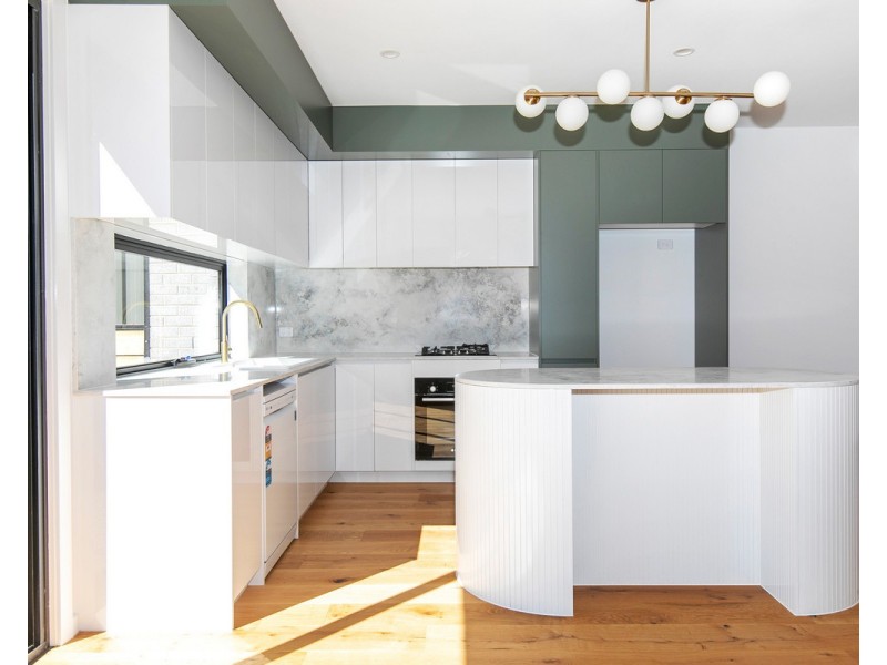 2/30 Chapman Avenue, Glenroy VIC 3046