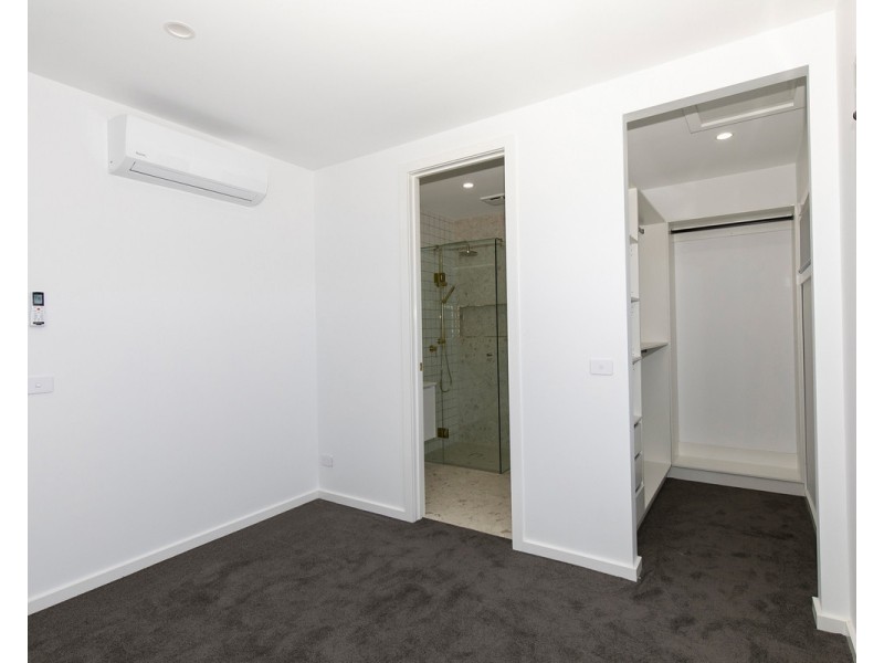 2/30 Chapman Avenue, Glenroy VIC 3046