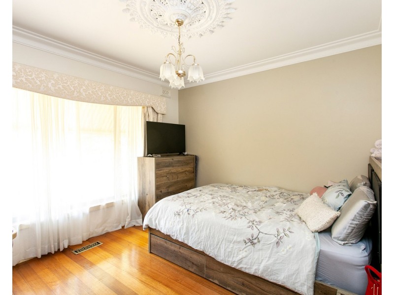 7 South Box Court, Hadfield VIC 3046