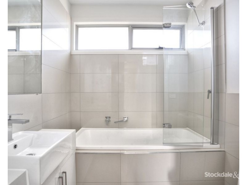 2/141 Loongana Avenue, Glenroy VIC 3046