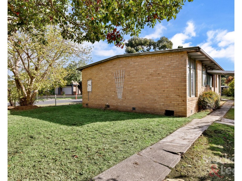 1 Plumpton Avenue, Glenroy VIC 3046