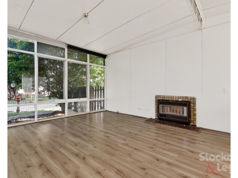1 Plumpton Avenue, Glenroy VIC 3046
