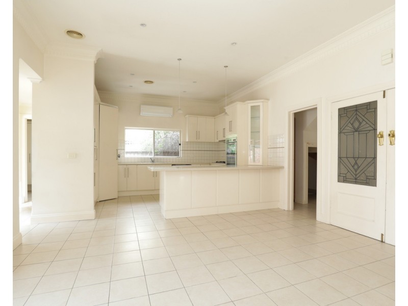 3 Carnarvon Road, Essendon VIC 3040