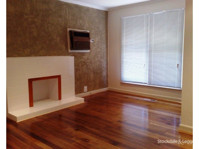 9 Kinnaird Street, Jacana VIC 3047