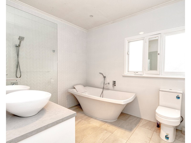 13 Station Road, Oak Park VIC 3046